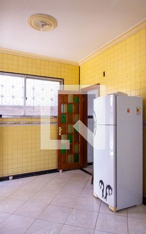 Casa à venda com 220m², 4 quartos e 3 vagas Casa à venda com 220m², 4 quartos e 3 vagasCozinha