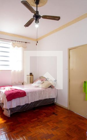 Casa à venda com 220m², 4 quartos e 3 vagas Casa à venda com 220m², 4 quartos e 3 vagasQuarto 1