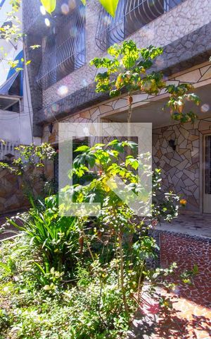 Casa à venda com 220m², 4 quartos e 3 vagas Casa à venda com 220m², 4 quartos e 3 vagasQuintal