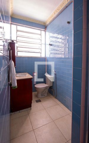 Casa à venda com 220m², 4 quartos e 3 vagas Casa à venda com 220m², 4 quartos e 3 vagasBanheiro Social