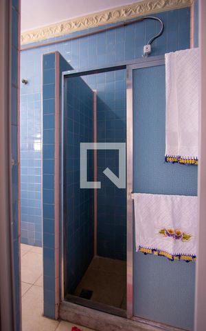 Casa à venda com 220m², 4 quartos e 3 vagas Casa à venda com 220m², 4 quartos e 3 vagasBanheiro Social