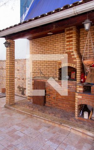 Casa à venda com 220m², 4 quartos e 3 vagas Casa à venda com 220m², 4 quartos e 3 vagasQuintal