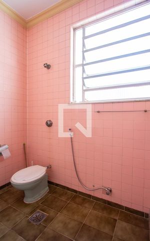 Casa à venda com 220m², 4 quartos e 3 vagas Casa à venda com 220m², 4 quartos e 3 vagasBanheiro da Suíte
