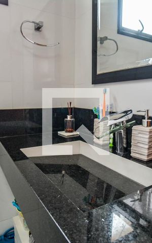 Casa à venda com 220m², 4 quartos e 2 vagas Casa à venda com 220m², 4 quartos e 2 vagasBanheiro da Suíte 2