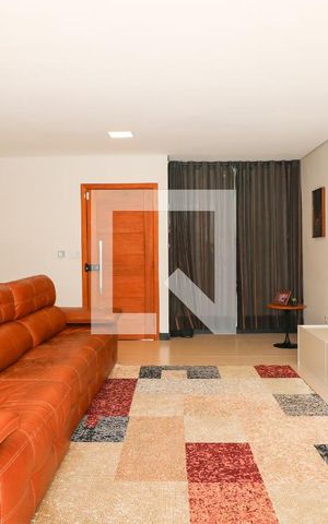 Casa para alugar com 474m², 4 quartos e 4 vagas Casa para alugar com 474m², 4 quartos e 4 vagasSala de Estar