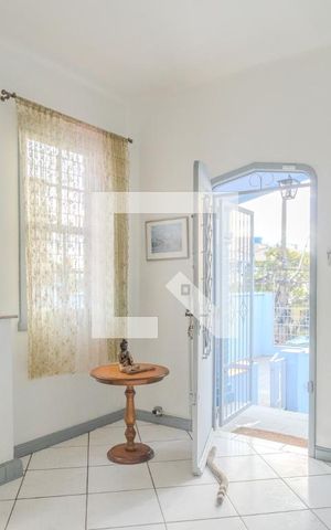 Casa à venda com 200m², 3 quartos e 1 vaga Casa à venda com 200m², 3 quartos e 1 vagaSala