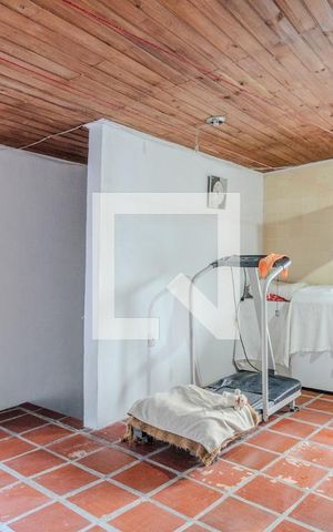 Casa à venda com 200m², 3 quartos e 1 vaga Casa à venda com 200m², 3 quartos e 1 vagaÁrea de Serviço