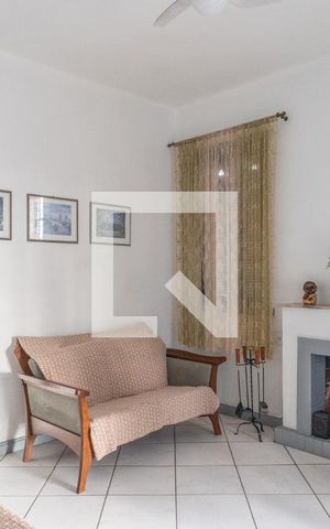 Casa à venda com 200m², 3 quartos e 1 vaga Casa à venda com 200m², 3 quartos e 1 vagaSala