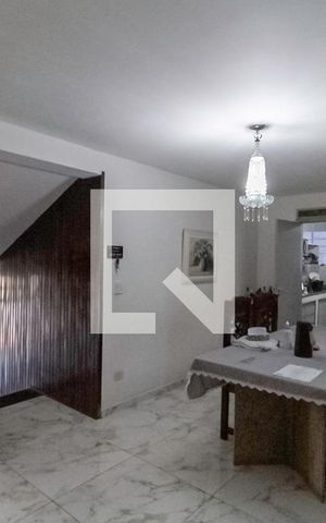 Casa à venda com 1062m², 4 quartos e 8 vagas Casa à venda com 1062m², 4 quartos e 8 vagasCopa