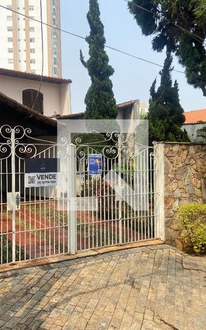 Casa para alugar com 250m², 3 quartos e 4 vagas Casa para alugar com 250m², 3 quartos e 4 vagasFachada