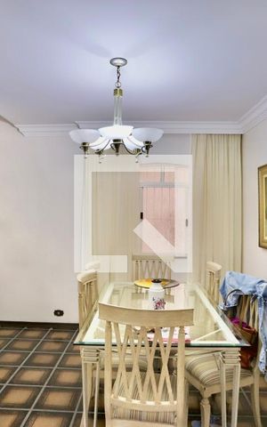 Casa para alugar com 250m², 3 quartos e 4 vagas Casa para alugar com 250m², 3 quartos e 4 vagasSala de Jantar