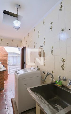Casa para alugar com 250m², 3 quartos e 4 vagas Casa para alugar com 250m², 3 quartos e 4 vagasLavanderia