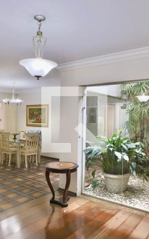 Casa para alugar com 250m², 3 quartos e 4 vagas Casa para alugar com 250m², 3 quartos e 4 vagasSala