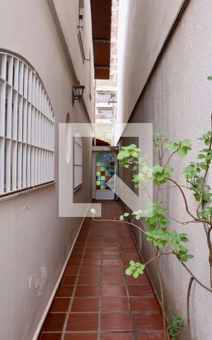Casa para alugar com 250m², 3 quartos e 4 vagas Casa para alugar com 250m², 3 quartos e 4 vagasQuintal