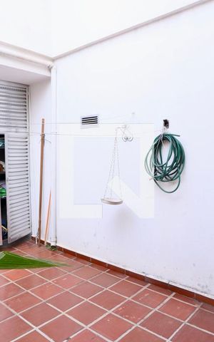 Casa para alugar com 250m², 3 quartos e 4 vagas Casa para alugar com 250m², 3 quartos e 4 vagasQuintal