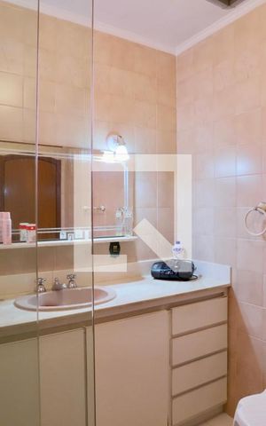 Casa para alugar com 250m², 3 quartos e 4 vagas Casa para alugar com 250m², 3 quartos e 4 vagasBanheiro