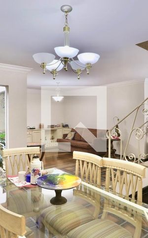 Casa para alugar com 250m², 3 quartos e 4 vagas Casa para alugar com 250m², 3 quartos e 4 vagasSala de Jantar