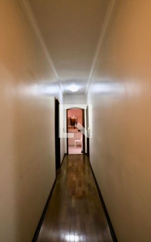 Casa para alugar com 250m², 3 quartos e 4 vagas Casa para alugar com 250m², 3 quartos e 4 vagasCorredor