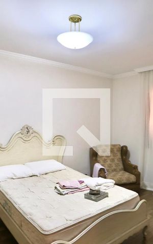 Casa para alugar com 250m², 3 quartos e 4 vagas Casa para alugar com 250m², 3 quartos e 4 vagasSuíte