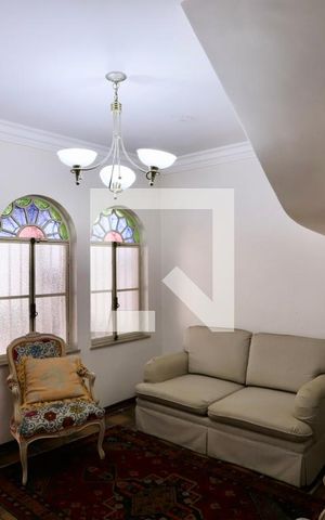 Casa para alugar com 250m², 3 quartos e 4 vagas Casa para alugar com 250m², 3 quartos e 4 vagasSala