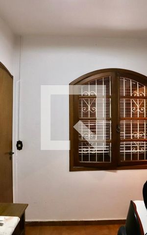 Casa para alugar com 250m², 3 quartos e 4 vagas Casa para alugar com 250m², 3 quartos e 4 vagasQuarto de Serviço