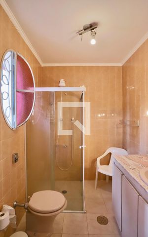 Casa para alugar com 250m², 3 quartos e 4 vagas Casa para alugar com 250m², 3 quartos e 4 vagasSuíte