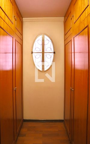 Casa para alugar com 250m², 3 quartos e 4 vagas Casa para alugar com 250m², 3 quartos e 4 vagasCloset do quarto 1