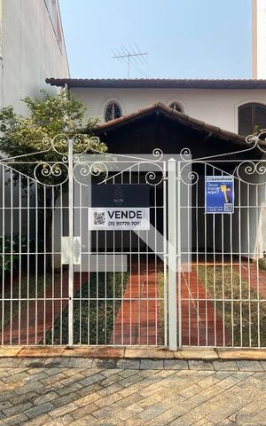 Casa para alugar com 250m², 3 quartos e 4 vagas Casa para alugar com 250m², 3 quartos e 4 vagasFachada