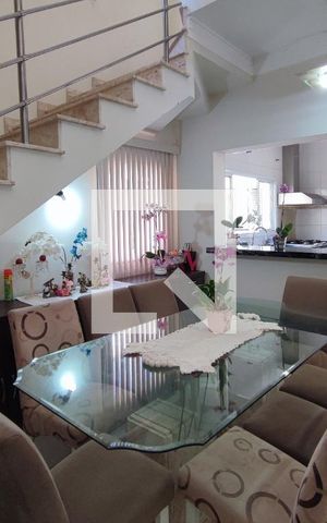 Casa de condomínio à venda com 310m², 5 quartos e 4 vagas Casa de condomínio à venda com 310m², 5 quartos e 4 vagasSala de Jantar