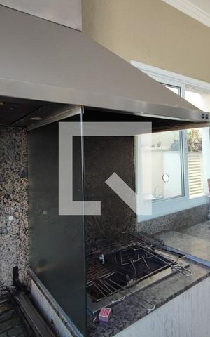 Casa de condomínio à venda com 310m², 5 quartos e 4 vagas Casa de condomínio à venda com 310m², 5 quartos e 4 vagasÁrea gourmet