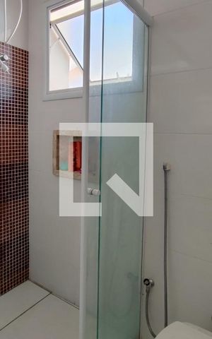 Casa de condomínio à venda com 310m², 5 quartos e 4 vagas Casa de condomínio à venda com 310m², 5 quartos e 4 vagasBanheiro Social