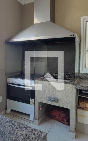 Casa de condomínio à venda com 310m², 5 quartos e 4 vagas Casa de condomínio à venda com 310m², 5 quartos e 4 vagasÁrea gourmet