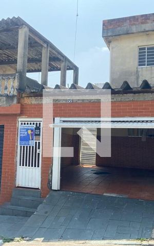 Casa para alugar com 780m², 6 quartos e 3 vagas Casa para alugar com 780m², 6 quartos e 3 vagasFachada