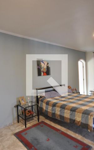 Casa à venda com 240m², 3 quartos e 2 vagasSuíte 1