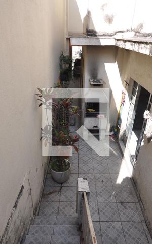 Casa à venda com 240m², 3 quartos e 2 vagasQuintal