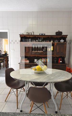 Casa à venda com 240m², 3 quartos e 2 vagasCopa