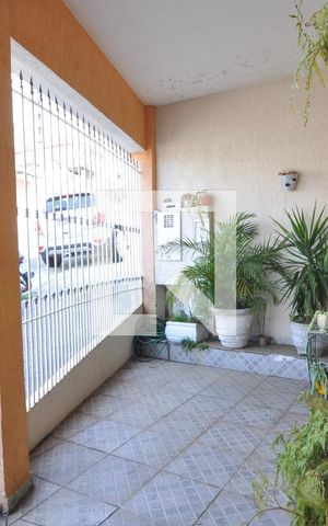 Casa à venda com 240m², 3 quartos e 2 vagasQuintal
