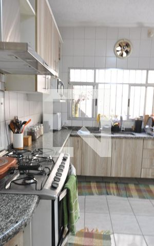 Casa à venda com 240m², 3 quartos e 2 vagasCozinha