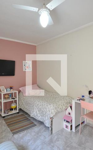 Casa à venda com 240m², 3 quartos e 2 vagasQuarto 3