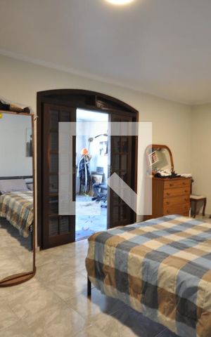 Casa à venda com 240m², 3 quartos e 2 vagasSuíte 1