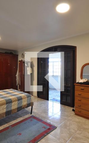 Casa à venda com 240m², 3 quartos e 2 vagasSuíte 1