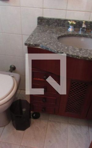 Casa à venda com 165m², 3 quartos e 4 vagasBanheiro da Suíte 2