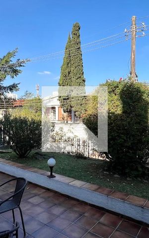 Casa à venda com 592m², 5 quartos e 3 vagas Casa à venda com 592m², 5 quartos e 3 vagasTerraço