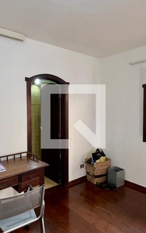 Casa à venda com 592m², 5 quartos e 3 vagas Casa à venda com 592m², 5 quartos e 3 vagasSuíte 2