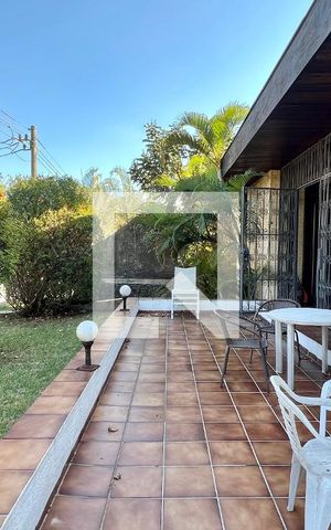 Casa à venda com 592m², 5 quartos e 3 vagas Casa à venda com 592m², 5 quartos e 3 vagasTerraço