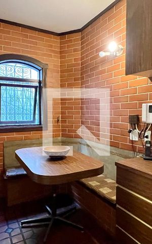 Casa à venda com 592m², 5 quartos e 3 vagas Casa à venda com 592m², 5 quartos e 3 vagasCopa