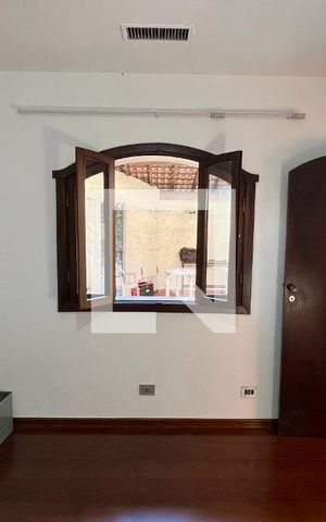 Casa à venda com 592m², 5 quartos e 3 vagas Casa à venda com 592m², 5 quartos e 3 vagasSuite 2