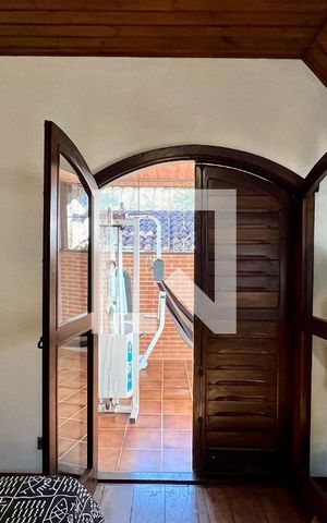 Casa à venda com 592m², 5 quartos e 3 vagas Casa à venda com 592m², 5 quartos e 3 vagasSuite 4
