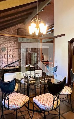 Casa à venda com 592m², 5 quartos e 3 vagas Casa à venda com 592m², 5 quartos e 3 vagasSala de Jantar