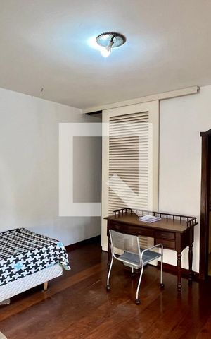 Casa à venda com 592m², 5 quartos e 3 vagas Casa à venda com 592m², 5 quartos e 3 vagasSuíte 2